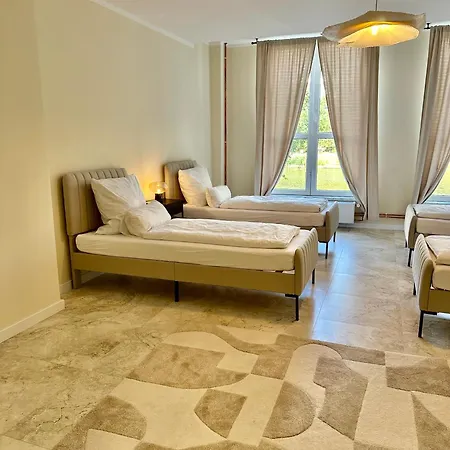Sanierte 5 Luxus Standard Auf 350qm Apartment *