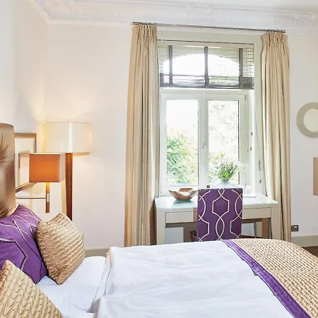 Hotel Remise Am Suellberg - Kleine, Feine In Blankenese