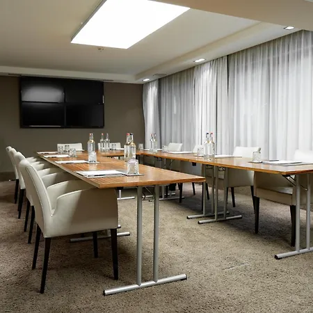 Boston Hh Hotel 4*