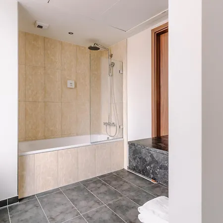 Reichshof 4* Hamburk