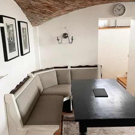 90sqm Unique Living Near The Alster * Hamburg