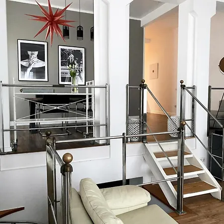 90sqm Unique Living Near The Alster Apartment