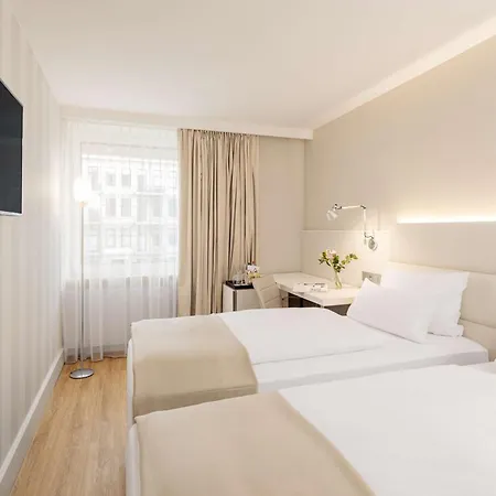 Hotel Nh Mitte 4*