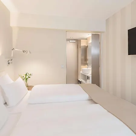 Hotel Nh Mitte 4*