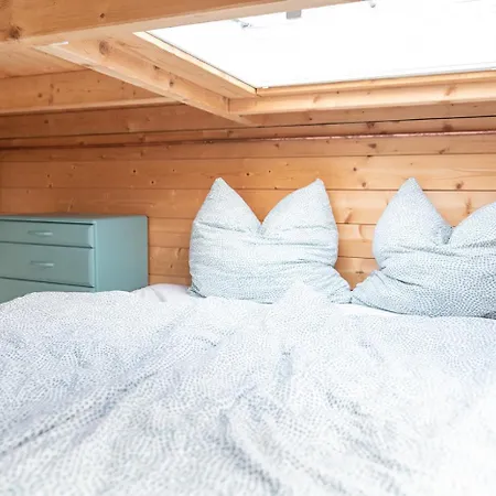Tolles Tiny-hausboot Marianne Mit Dachterrasse Botel