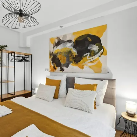 Stylisches 2-zimmer Ambient In Alsternaehe Mit Kingsize-bett & Schlafsofa