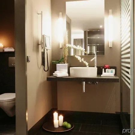 Boston Hh Hotel 4*
