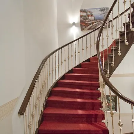 Hotel Polo Am Zob
