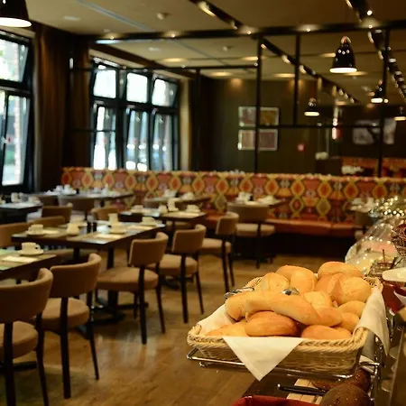 Adina Michel Aparthotel