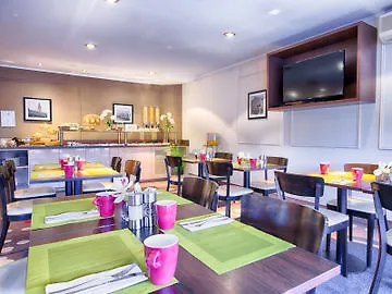 Leonardo Airport Hotel 3*