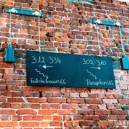 Volksschule 4*
