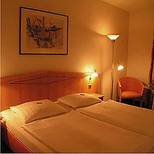 Panorama Hamburg-harburg 4*