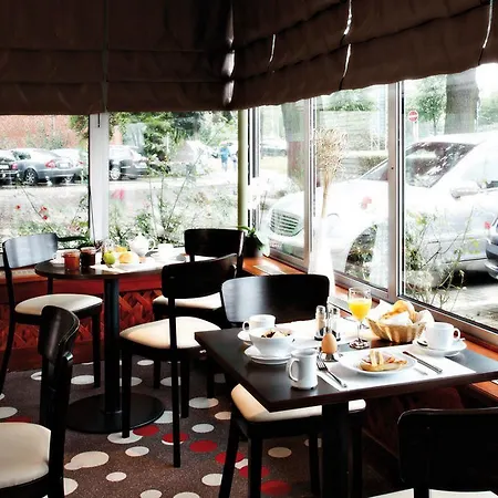 Leonardo Airport Hotel 3*