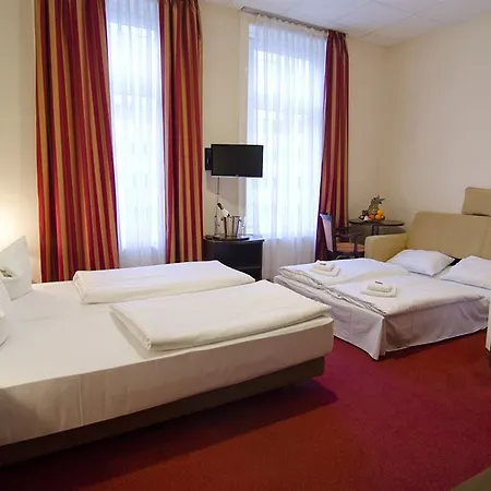 Hotel Polo Am Zob