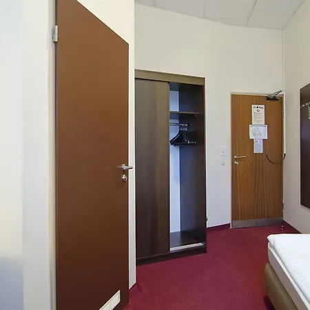 Hotel Polo Am Zob