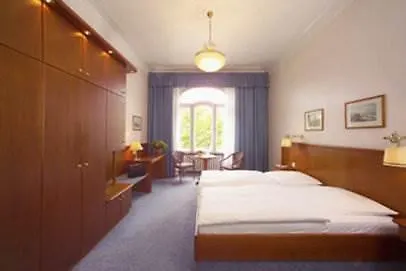 Kronprinz Hauptbahnhof Hotel Hamburgo