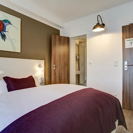 Hotel West