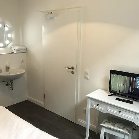 Fame Am Hauptbahnhof Hotel 2*