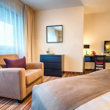 Hotel Leonardo Airport