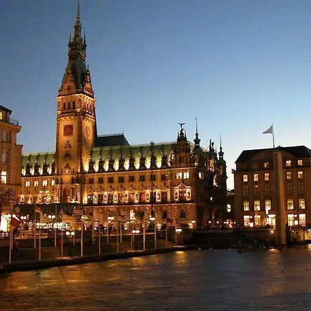 Hotel Leonardo Airport 3*