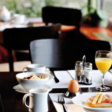 Hotel Leonardo Airport