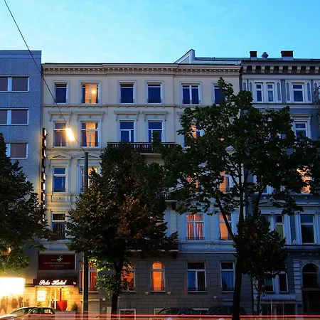 Polo Am Zob Hotel