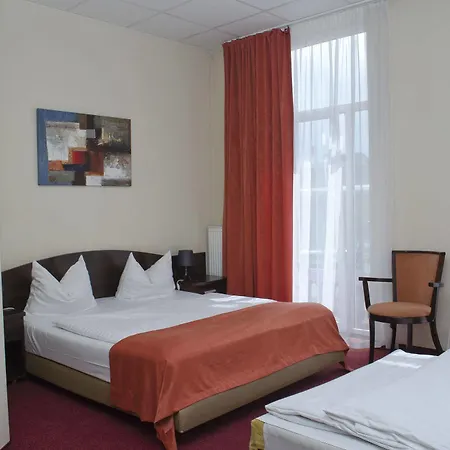 Hotel Polo Am Zob