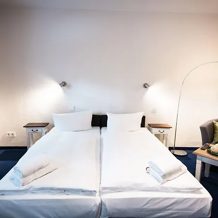 Arcade Hotel&hostel 2*