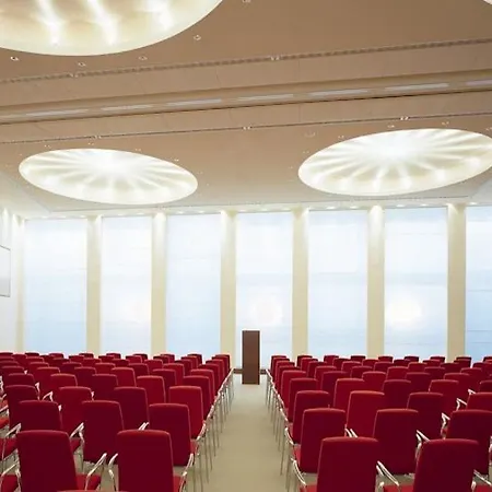 Side, Hamburg, A Member Of Design מלון 5*