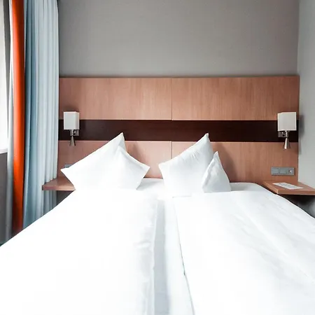 Hotel Am Rothenbaum 3*