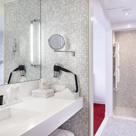 Empire Riverside Hotel 4*