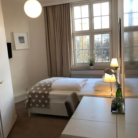 호텔 Fresena Im Dammtorpalais 3*