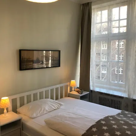 Fresena Im Dammtorpalais 3*