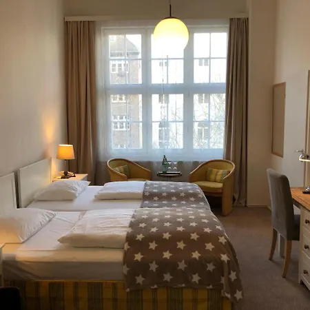 Fresena Im Dammtorpalais 3*