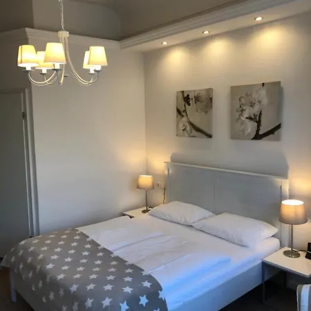 Fresena Im Dammtorpalais 호텔 3*