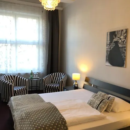 Fresena Im Dammtorpalais 3*