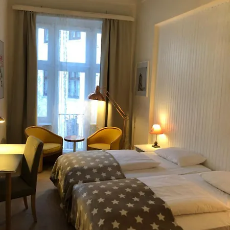 호텔 Fresena Im Dammtorpalais 3*