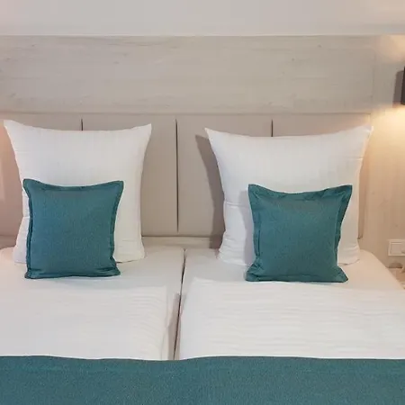 Apricot Hotel
