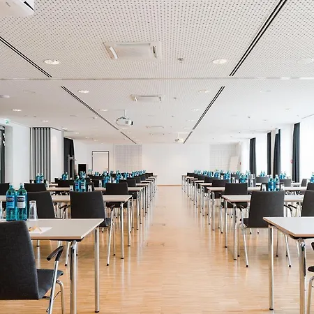 Jufa Hafencity 4*