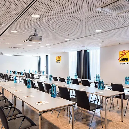 Hotel Jufa Hafencity 4*