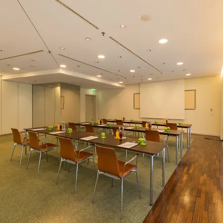 Side, Hamburg, A Member Of Design מלון 5*