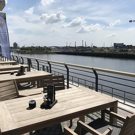 Jufa Hafencity Hotel 4*