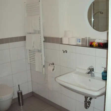 Elbapartments Am Kaiserkai Aparthotel