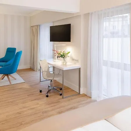 Hotel Nh Mitte 4*