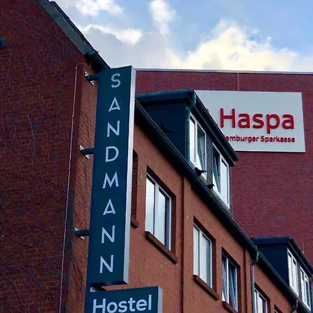 Sandmann Boutique Hostel *