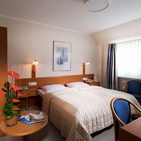 Kleinhuis Hotel Mellingburger Schleuse 4*