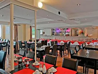Plaza Moorfleet 3*