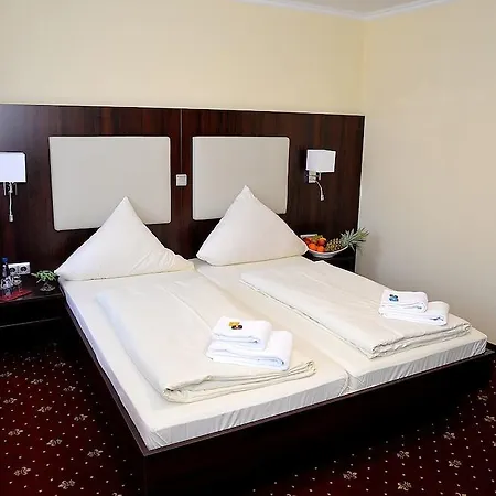 Neugrabener Hof Hotel 3*