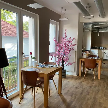 Hotel Signature East Falk 3*
