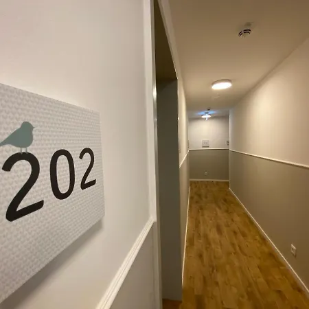 Signature East Falk 3*